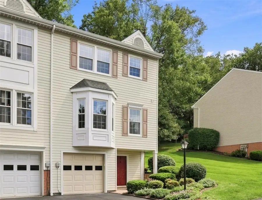 475 Cherryhill Dr, Bridgeville, PA 15017 - #2