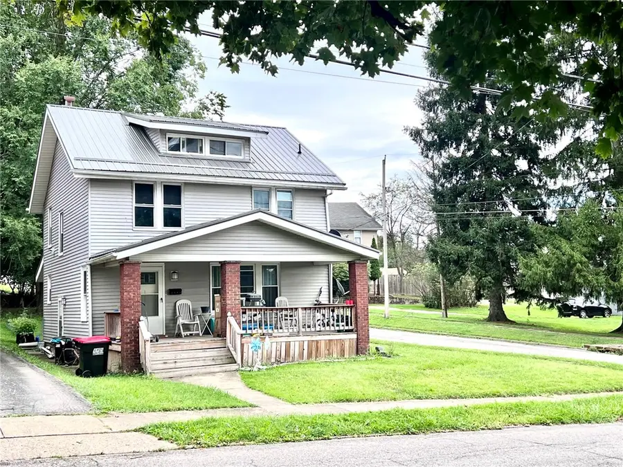 1002 N Mercer St, New Castle, PA 16101 - #2