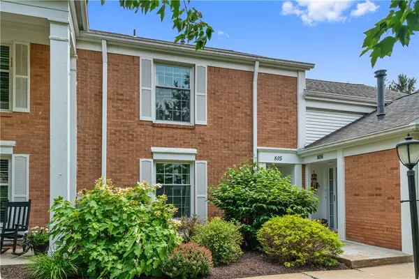 1818 Foxcroft Ln #805, Allison Park, PA 15101