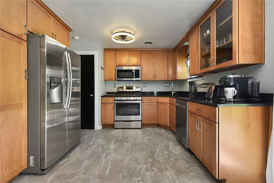 202 Fiesta Dr, Pittsburgh, PA 15239 - #2
