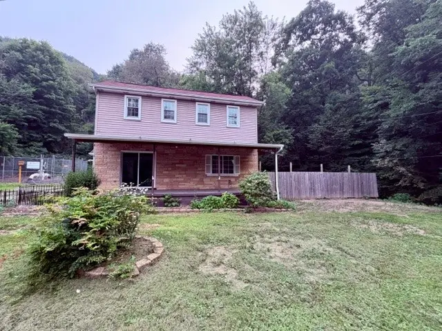 1435 Sharon Rd, Beaver, PA 15009 - #1