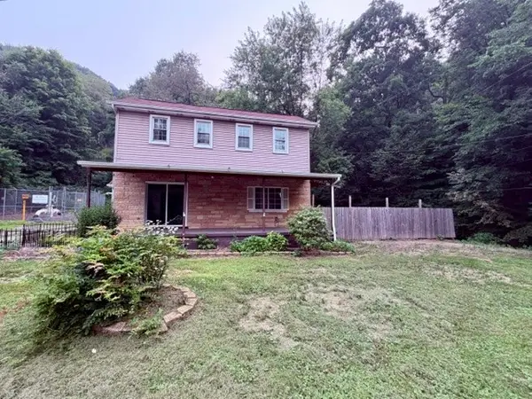 1435 Sharon Rd, Beaver, PA 15009
