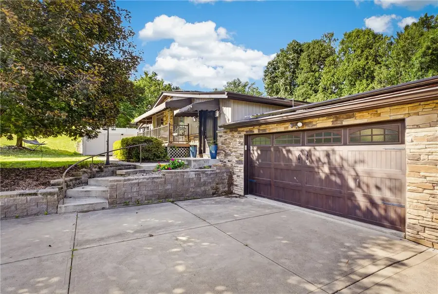 19 Ellen Dr, Robinson, PA 15136 - #2