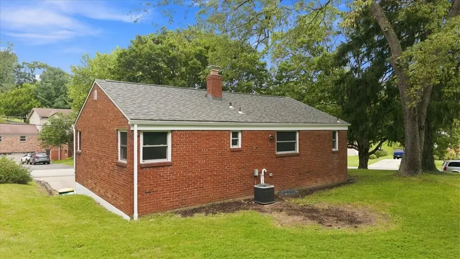 2524 Sylvania Dr, Bethel Park, PA 15102 - #3