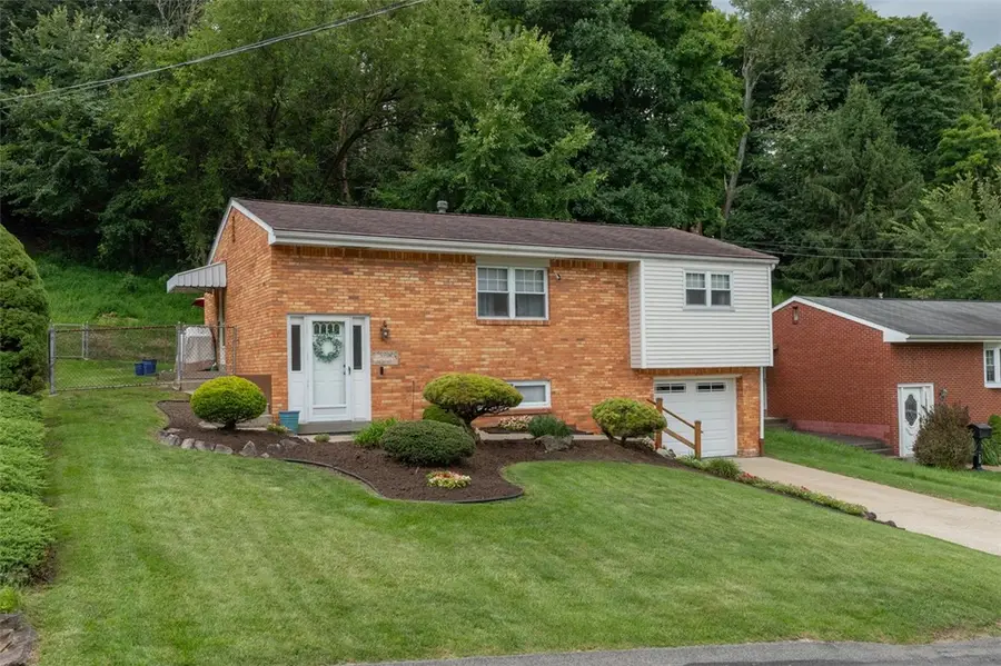 221 Northmont Dr, Verona, PA 15147 - #2