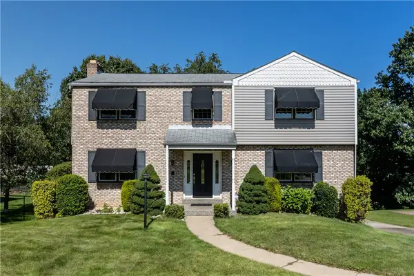 3425 Aloha Dr, Lower Burrell, PA 15068