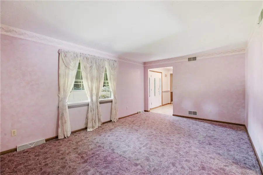 3425 Aloha Dr, Lower Burrell, PA 15068 - #3