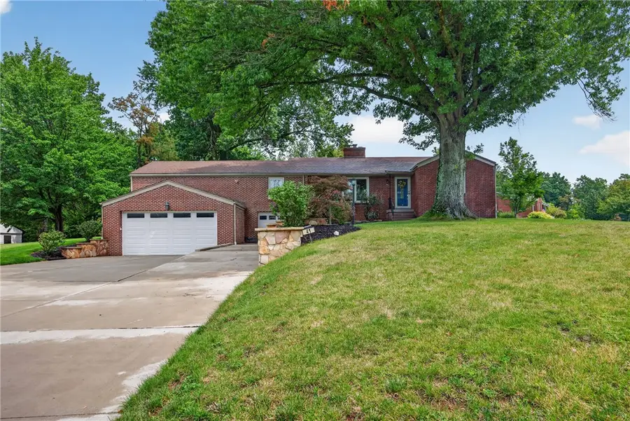 41 Highland Dr, Cecil, PA 15057 - #2