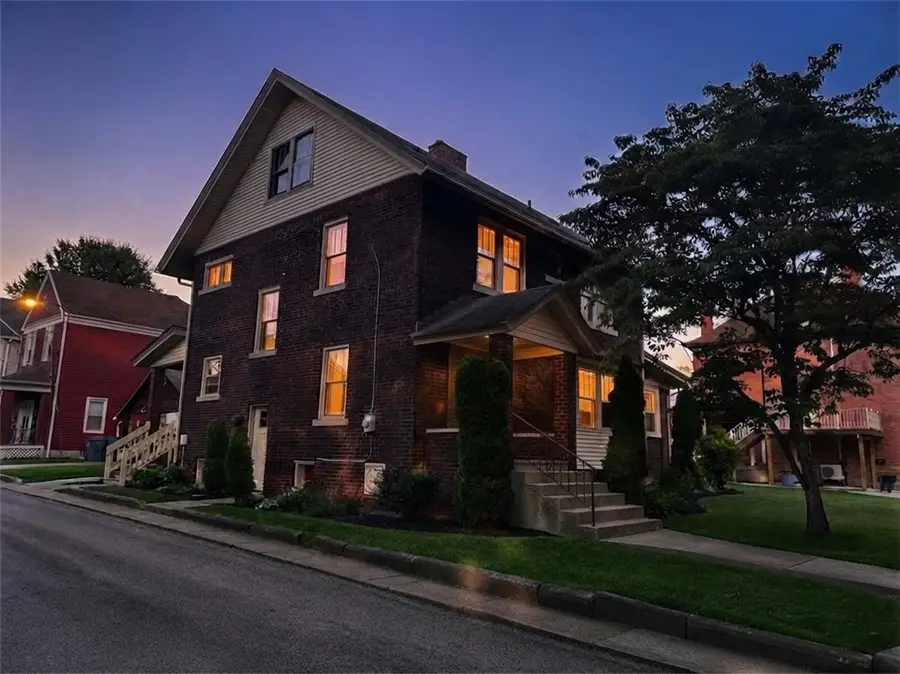 411 10th Ave, New Brighton, PA 15066 - #2