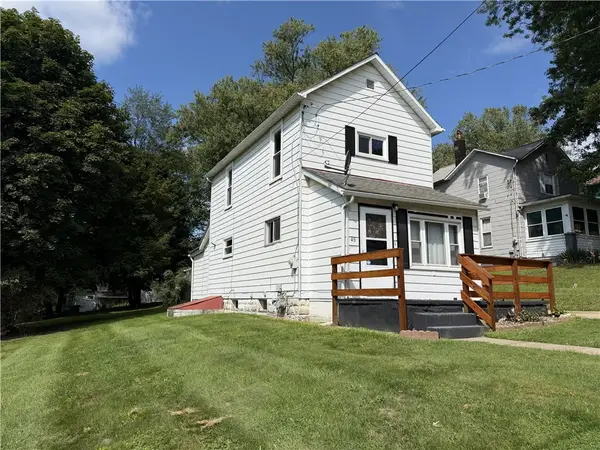 40 Emerson Avenue, Farrell, PA 16161