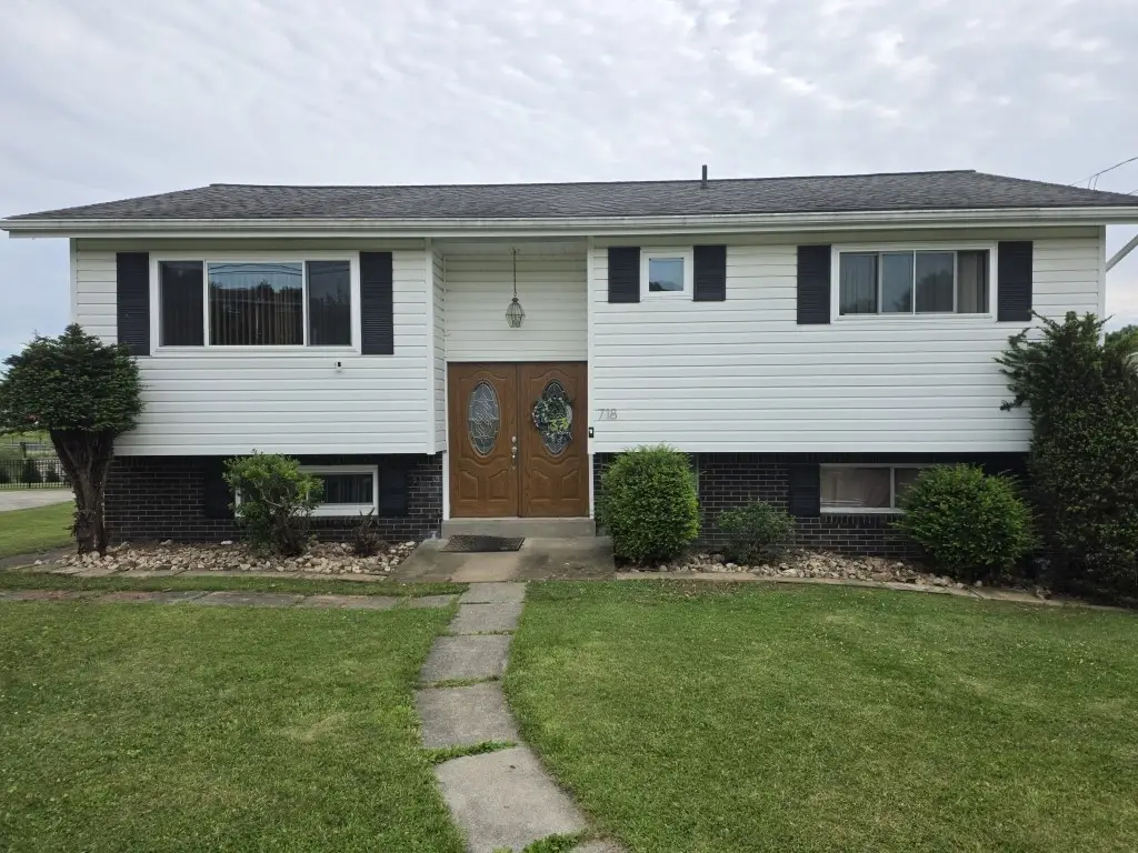 718 Jeffrey St, Greensburg, PA 15601 - #1