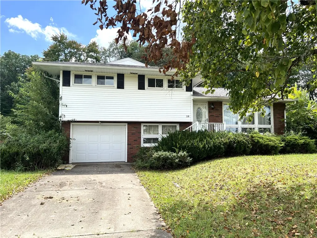 18 Lattavo Dr, New Castle, PA 16105 - #1