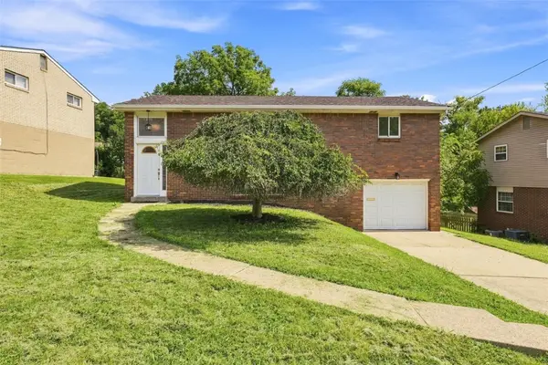 138 Yosemite Dr, Pittsburgh, PA 15235