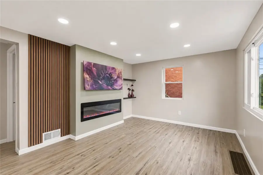 1252 Brinton Rd, Pittsburgh, PA 15221 - #2