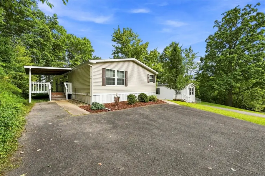 34 Yew Ct, Cranberry, PA 16066 - #2