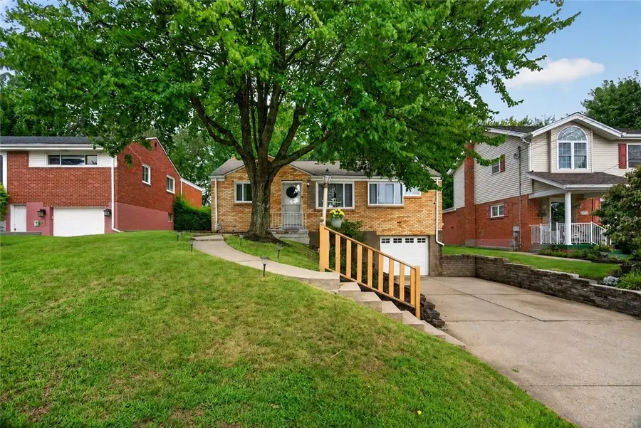 612 Charlotte Dr, Pittsburgh, PA 15236 - #2