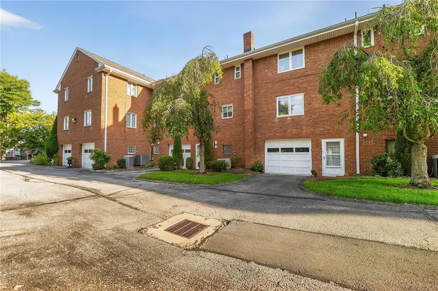 831 Alden Dr, Pittsburgh, PA 15220 - #3