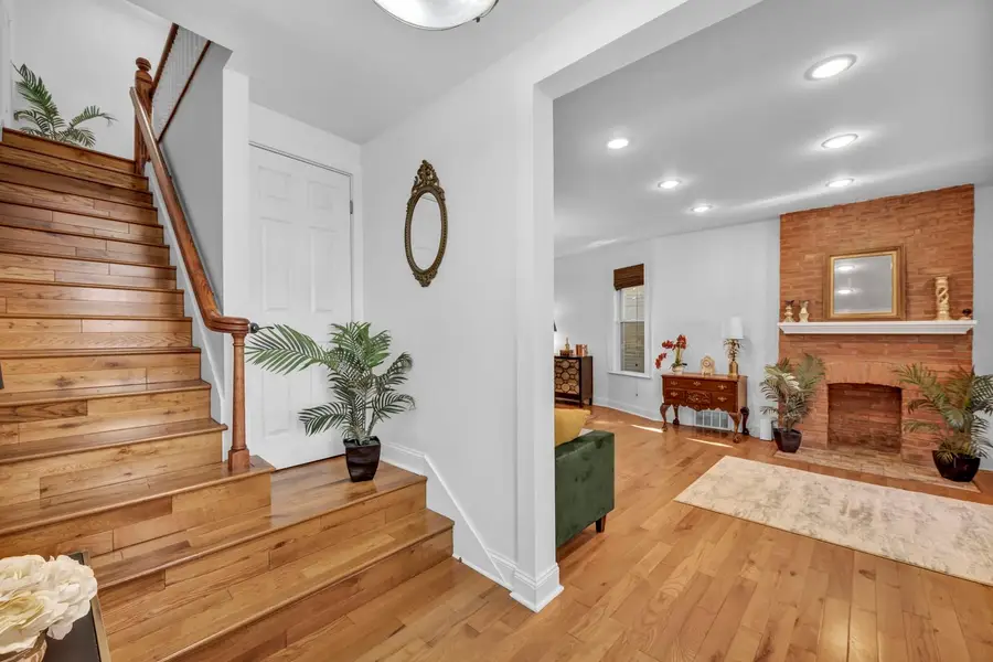 702 Bellefonte St, Pittsburgh, PA 15232 - #2