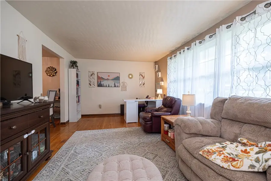 115 Saint Andrews Cir, McKeesport, PA 15135 - #3