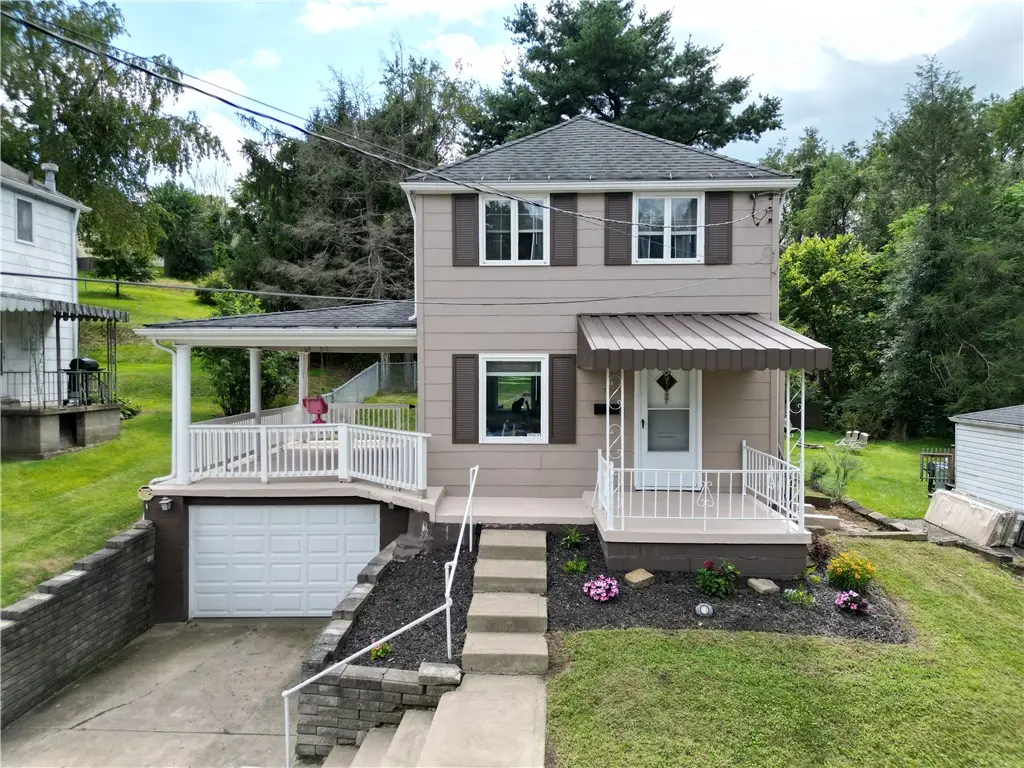 706 East Drive, Clairton, PA 15025 - #1