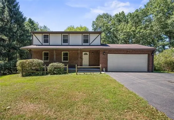450 Greenwood Dr, Hermitage, PA 16148