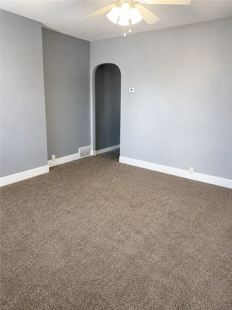 906 Broadway Ave, Stowe, PA 15136 - #2
