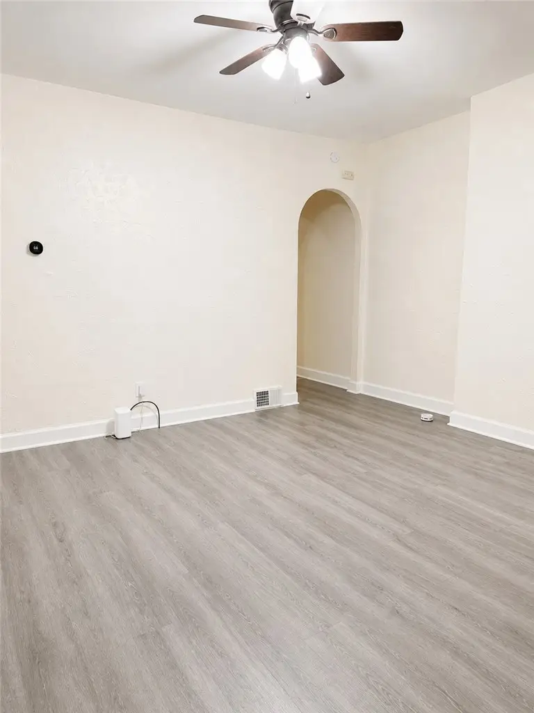 906 1/2 Broadway Ave, Stowe, PA 15136 - #2