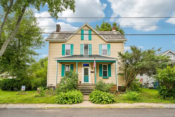 416 E New Castle Street, Zelienople, PA 16063
