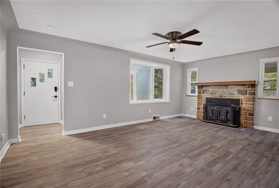 217 Curry Hollow Rd, West Mifflin, PA 15122 - #3