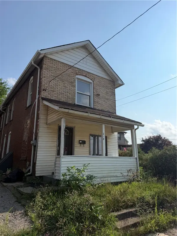 218 E Division St, New Castle, PA 16101