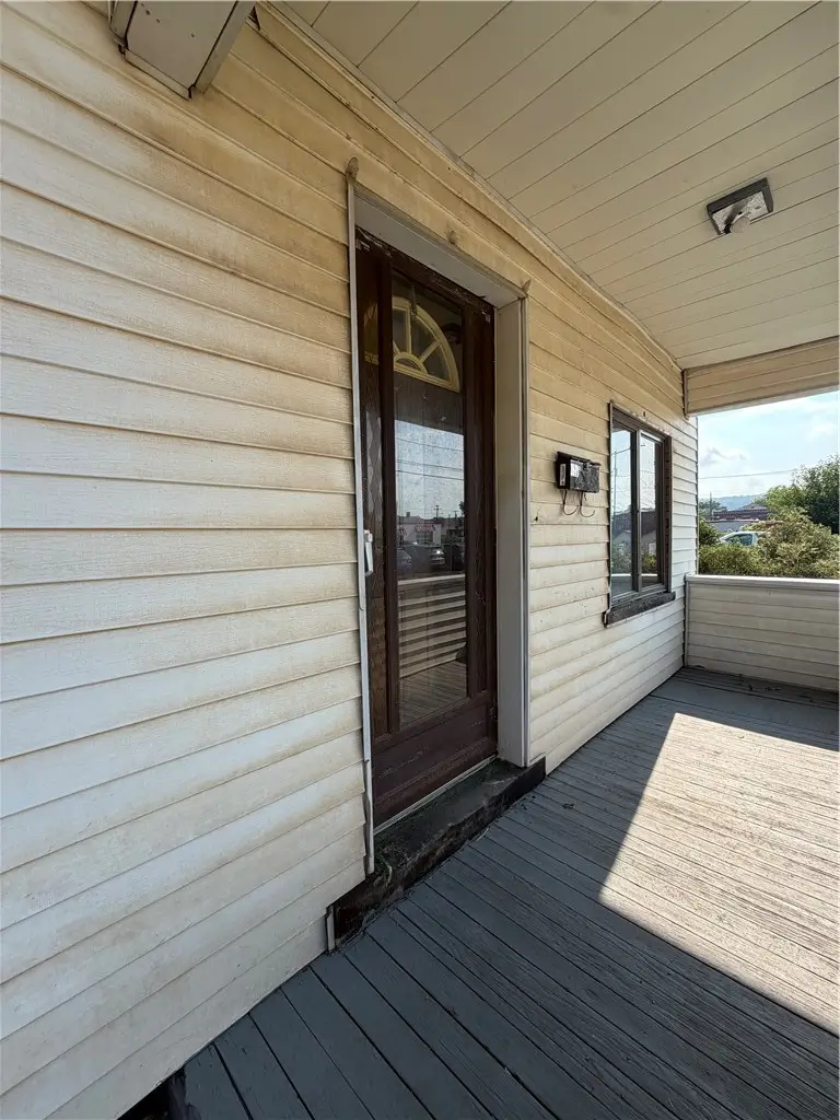 218 E Division St, New Castle, PA 16101 - #2