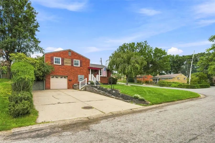 1729 Beryl Dr, Pittsburgh, PA 15227 - #3