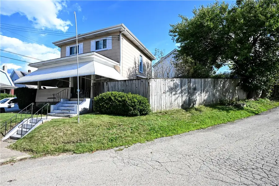 910 Elmwood St, Port Vue, PA 15133 - #3