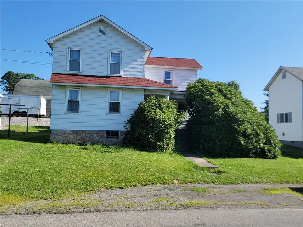 214 Perry St, Punxsutawney, PA 15767 - #1