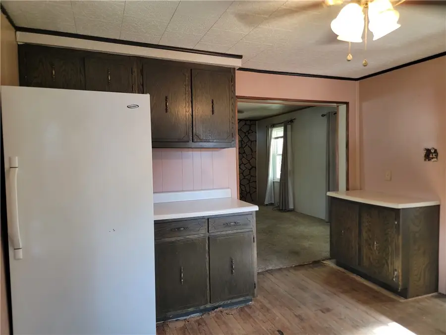 214 Perry St, Punxsutawney, PA 15767 - #2