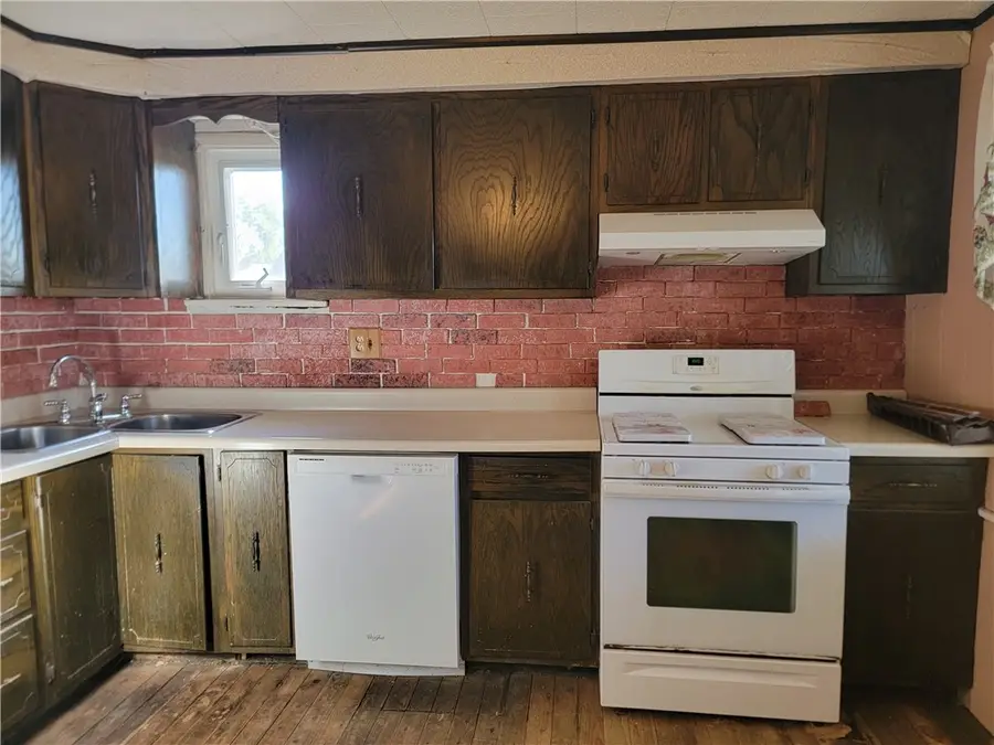 214 Perry St, Punxsutawney, PA 15767 - #3