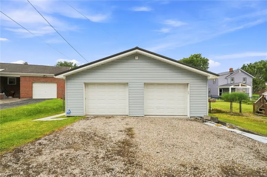 519 W Grant St, Houston, PA 15342 - #3