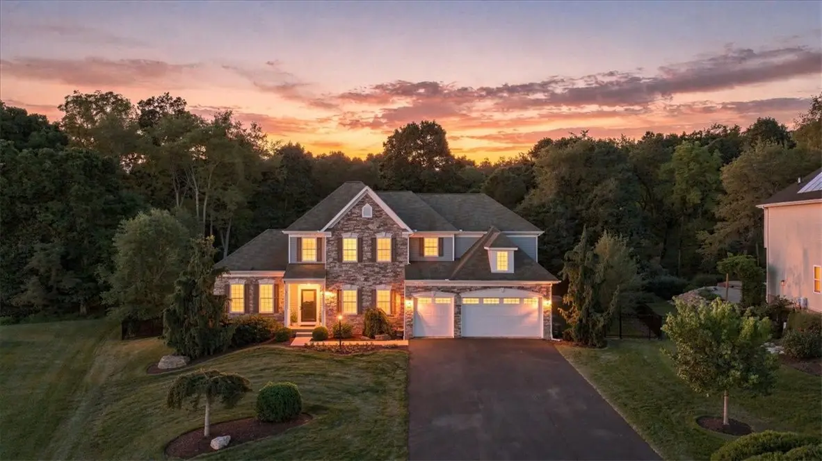 438 White Pine Ln, Baden, PA 15005 - #1