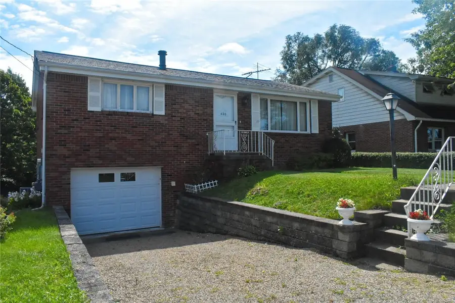 420 Hillview Dr, New Kensington, PA 15068 - #2