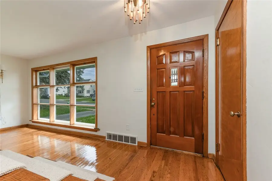 423 Flower Ave, Grove City, PA 16127 - #3