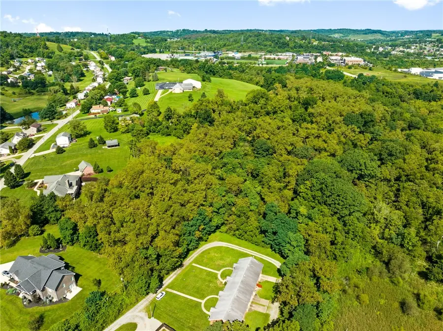1621 Ridgewood Dr, Washington, PA 15301 - #2
