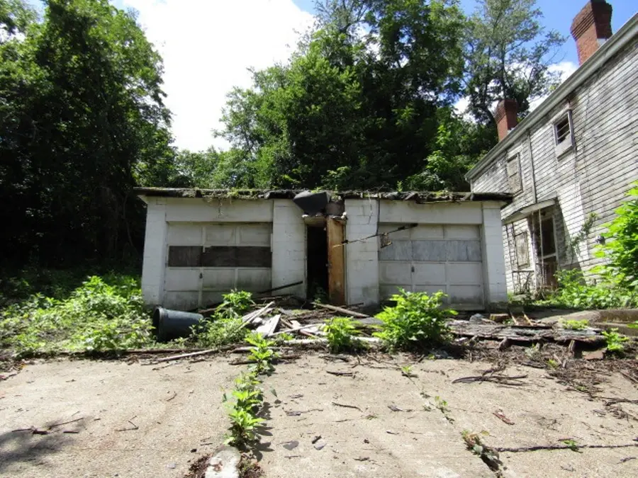 63 Petunia St, Pittsburgh, PA 15210 - #3