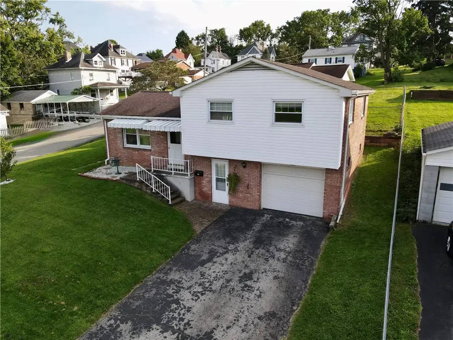 601 Stauffer Ave, Scottdale, PA 15683 - #3