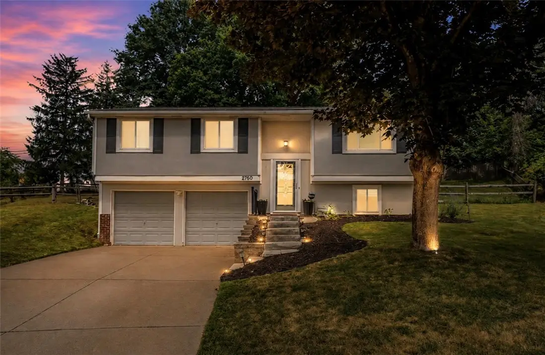 2760 Ravenwood Dr, Bridgeville, PA 15017 - #1