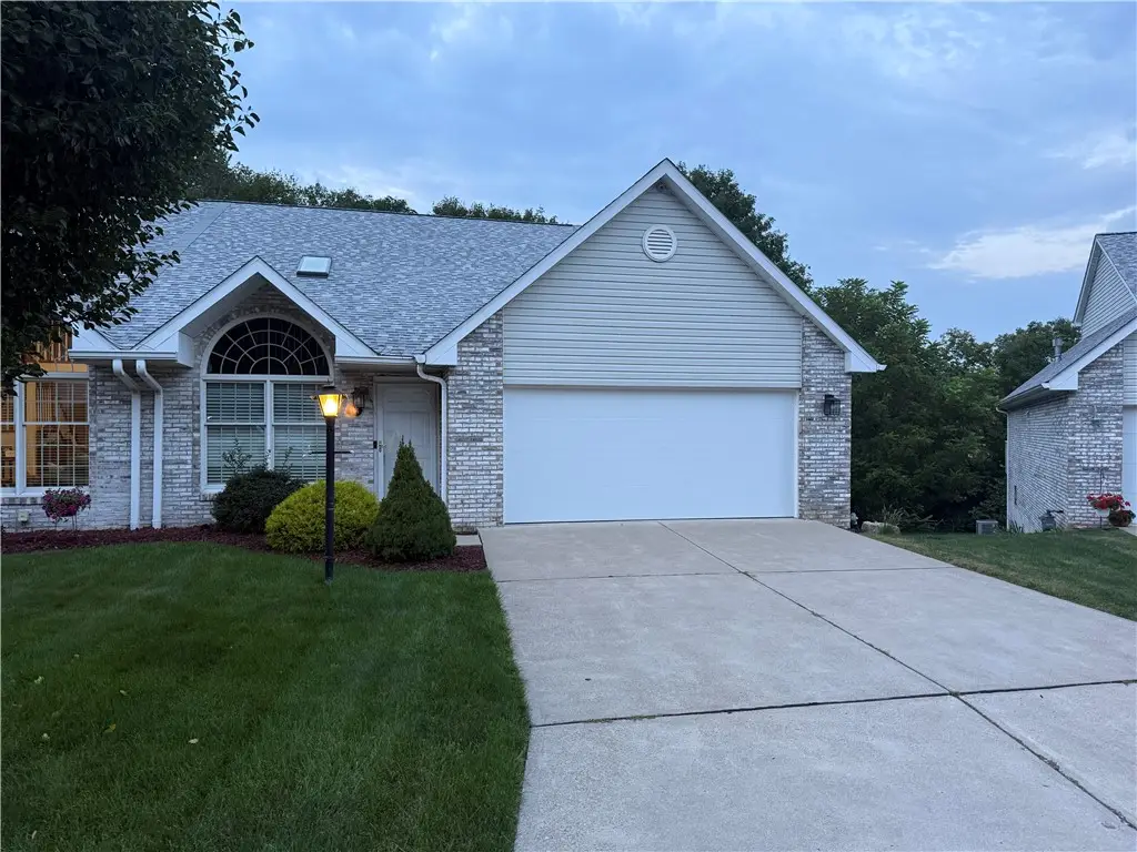 404 Country View Dr, Lower Burrell, PA 15068 - #1