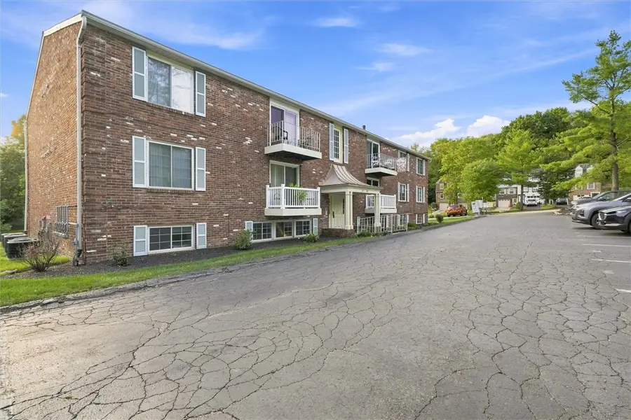 342 New World Dr, Clairton, PA 15025 - #2
