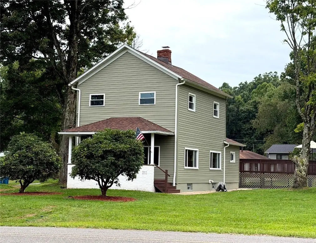 3312 Old Pittsburgh Rd, New Castle, PA 16101 - #1