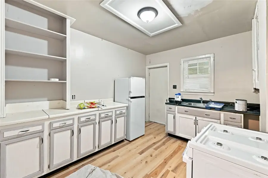 502 Broadway Ave, McKees Rocks, PA 15136 - #3
