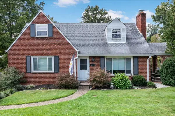 1238 Lakemont Dr, Pittsburgh, PA 15243