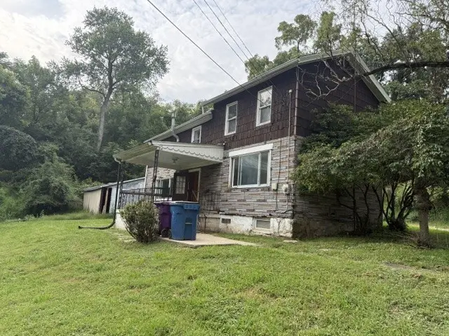 305 Repp Rd, New Kensington, PA 15068 - #1